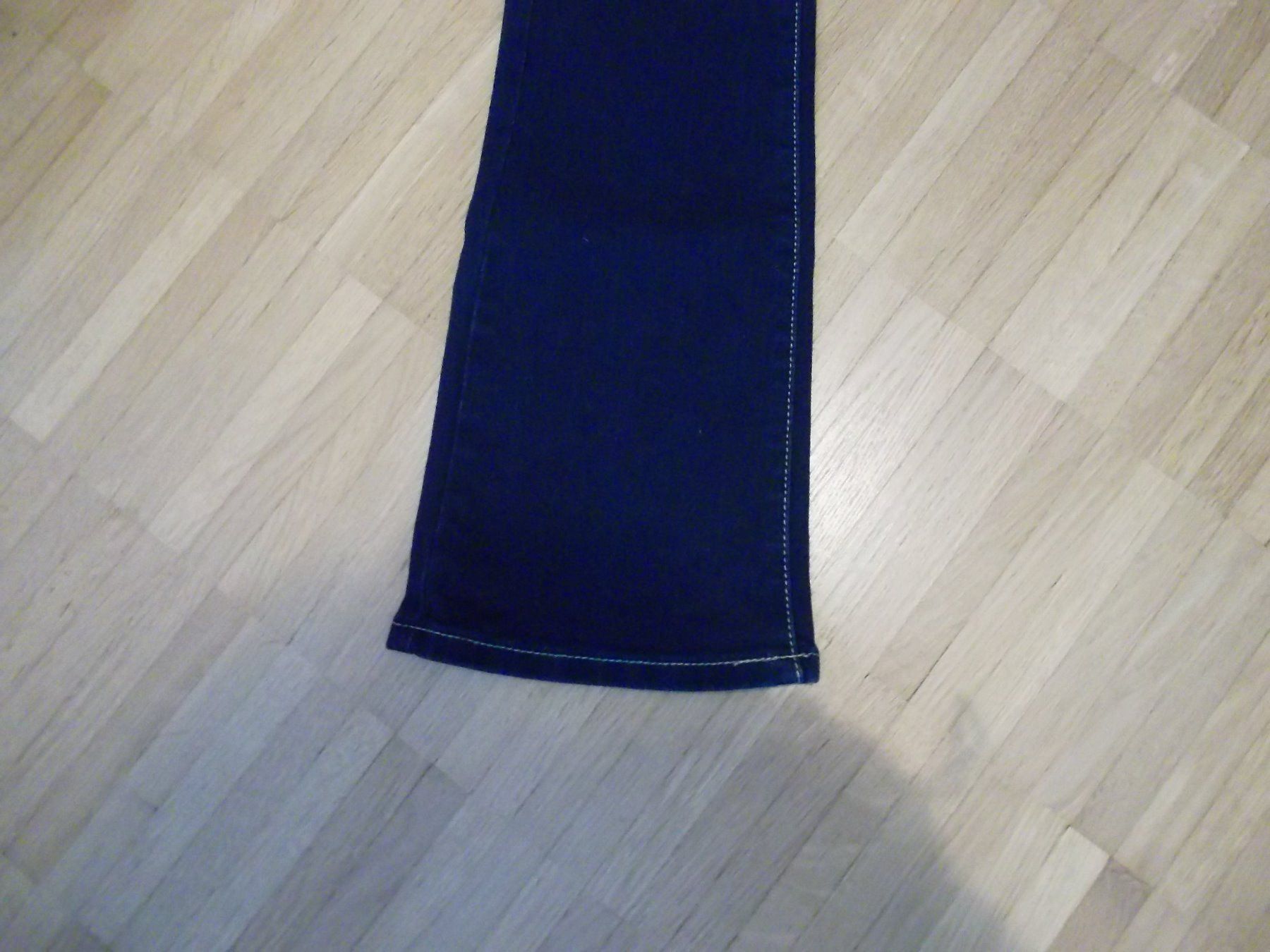 Jeans: JEANS GR. 38 BESTSTYLED BERLIN – Nuovo (secondo la descrizione) da Zofingen venduto da Felpa 2