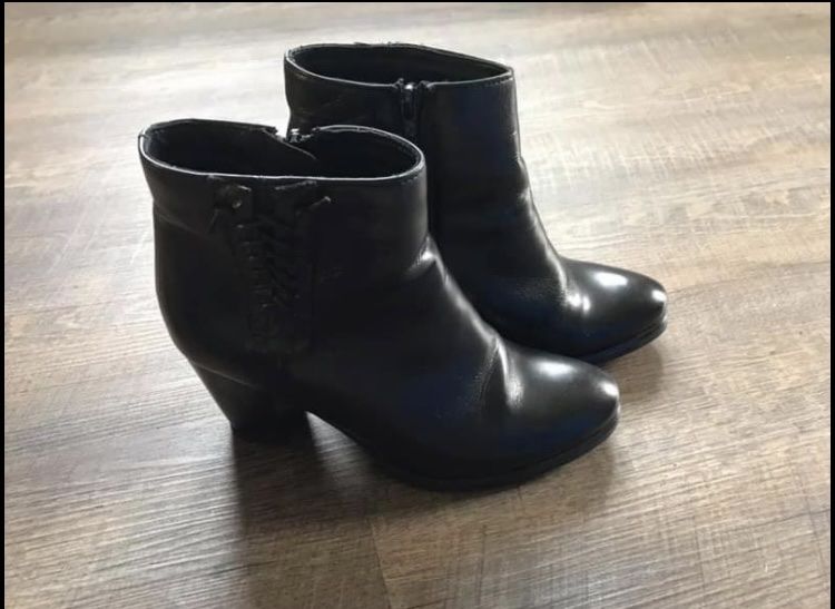 Tamaris Scarpe da donna: Tamaris Lederschuhe 1-mal getragen – Usato da Ipsach venduto da takacseni 1