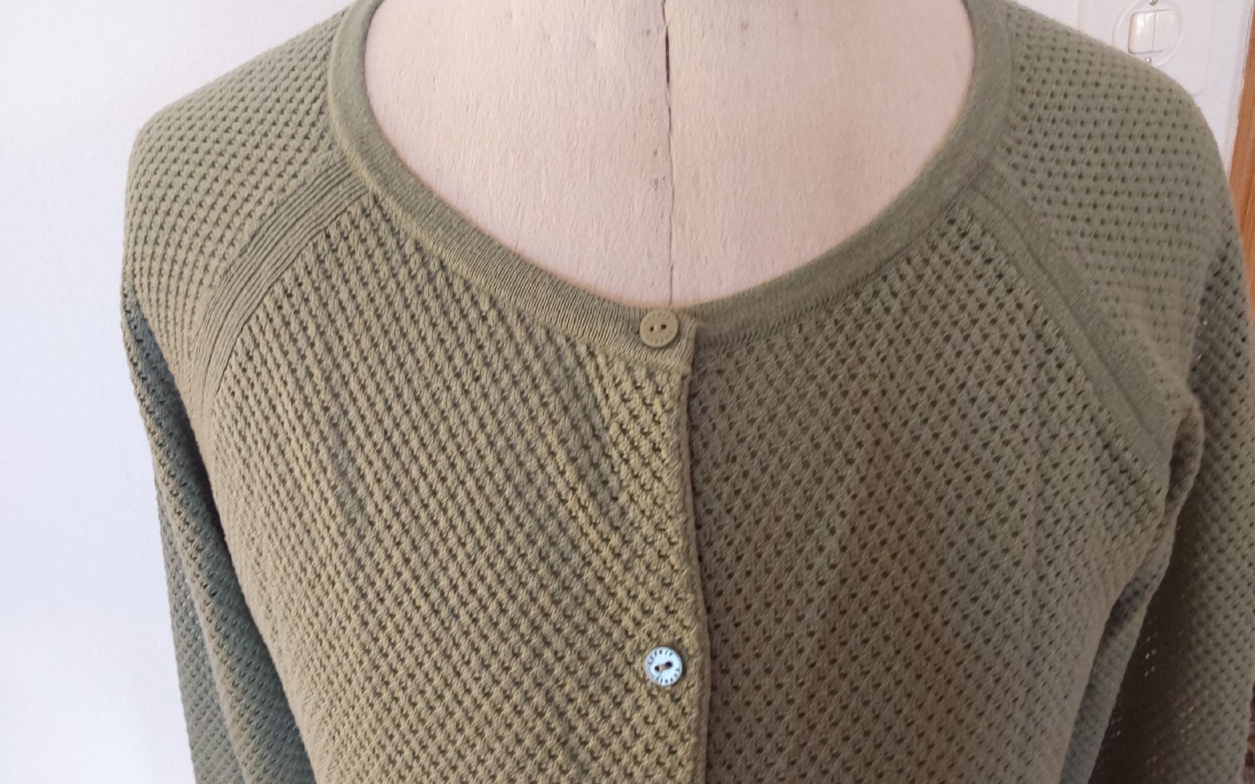 Esprit Giacche: Strickjäckli grün esprit L – Usato da Köniz venduto da scopello12 1