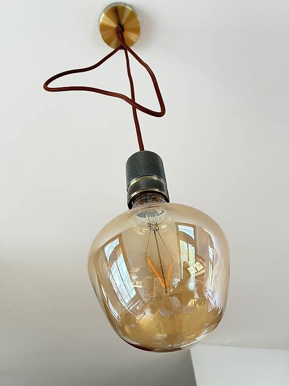 Kronleuchter & Deckenlampen: 2 moderne Pendelleuchten mit LED-Glasbirnen – Gebraucht aus St. Gallen von Sirii9000 2