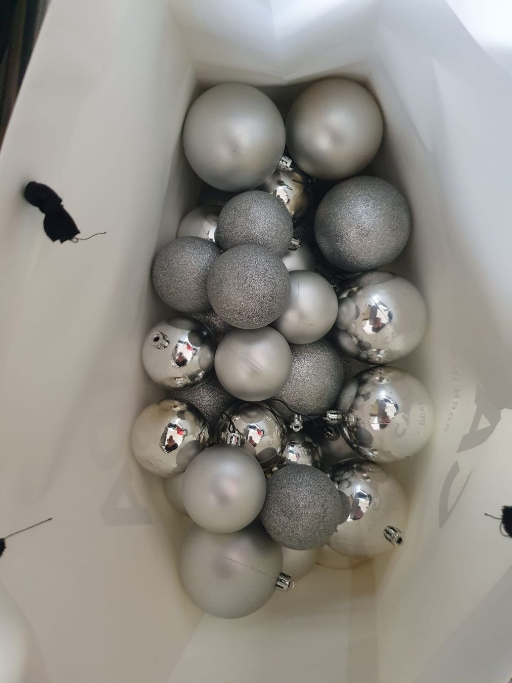 Tutte le decorazioni: Weihnachtskugeln Set silber diverse Grössen  – Usato da Gretzenbach venduto da Chillkrot 1