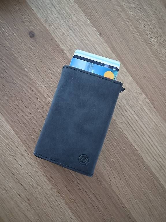 Brieftaschen: Essentialbag 3.0 Cardholder Brieftasche – Gebraucht aus Frauenfeld von EiLo 4