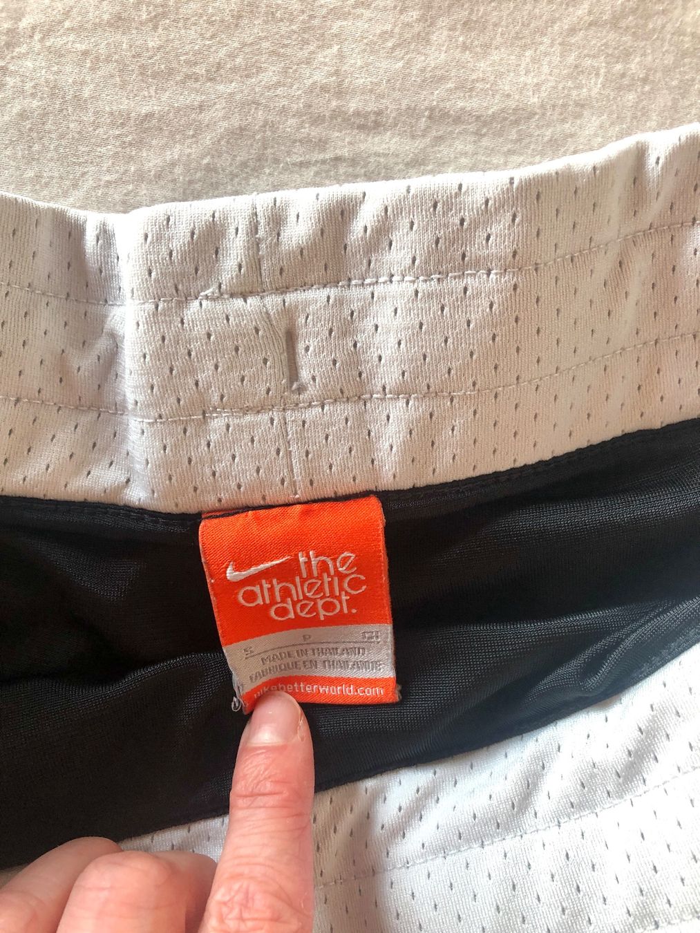 Nike Pantaloni: Schwarze Nike-Shorts S – Usato da Agno venduto da hibikama 2