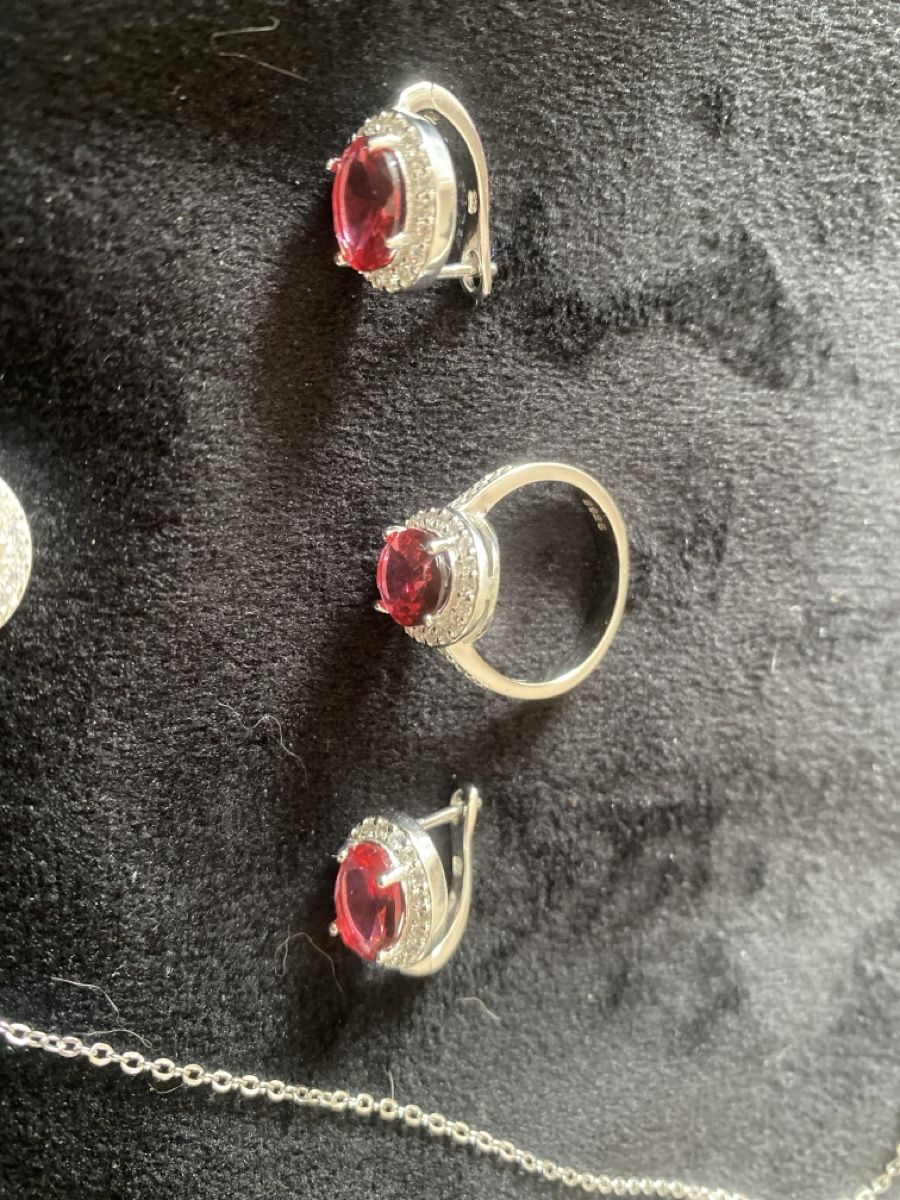 Altri gioielli: Silber 925 Schmuckset mit roten Steinen Ring 57 – Nuovo e nell'imballaggio originale da Läufelfingen venduto da Alles_Garantie 2