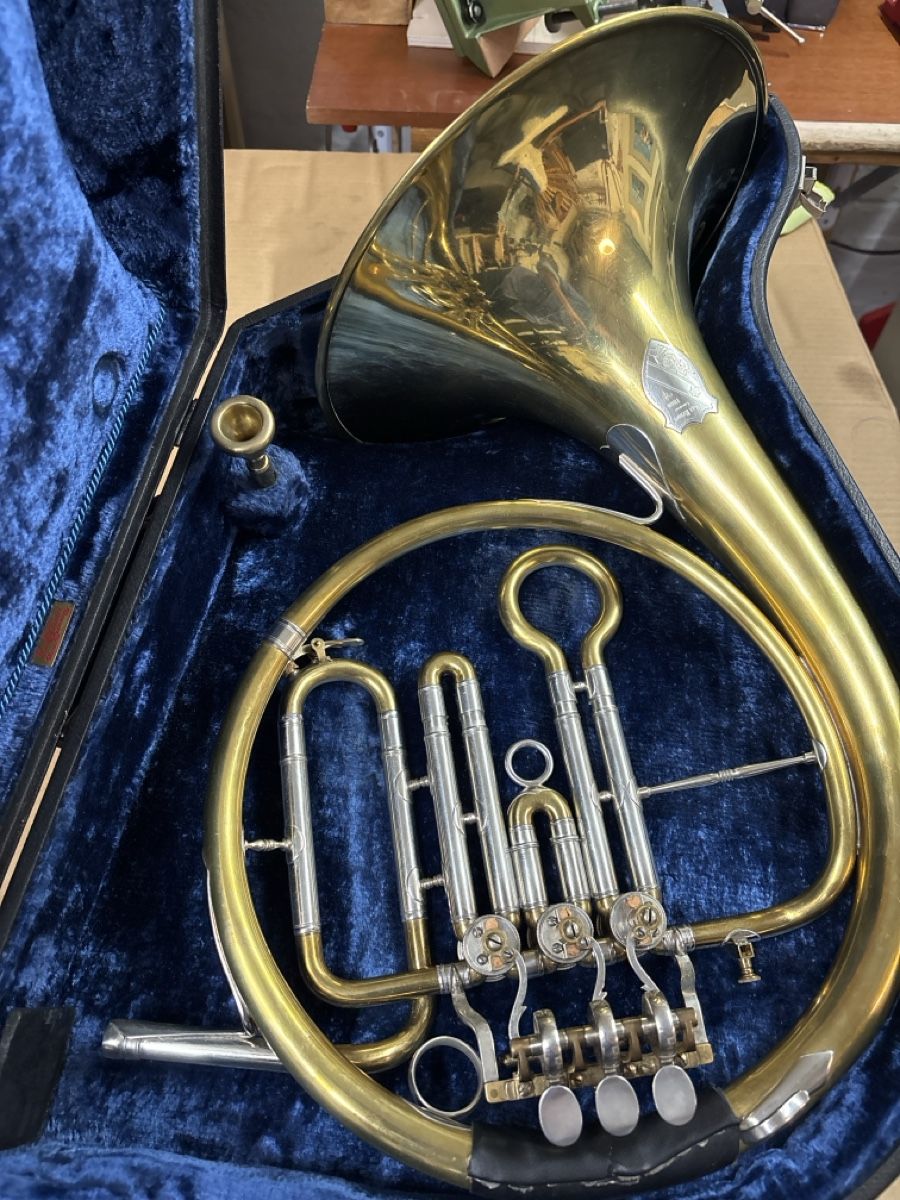 Musikinstrumente: Waldhorn Es – Gebraucht aus Eglisau von Holunder_Klang