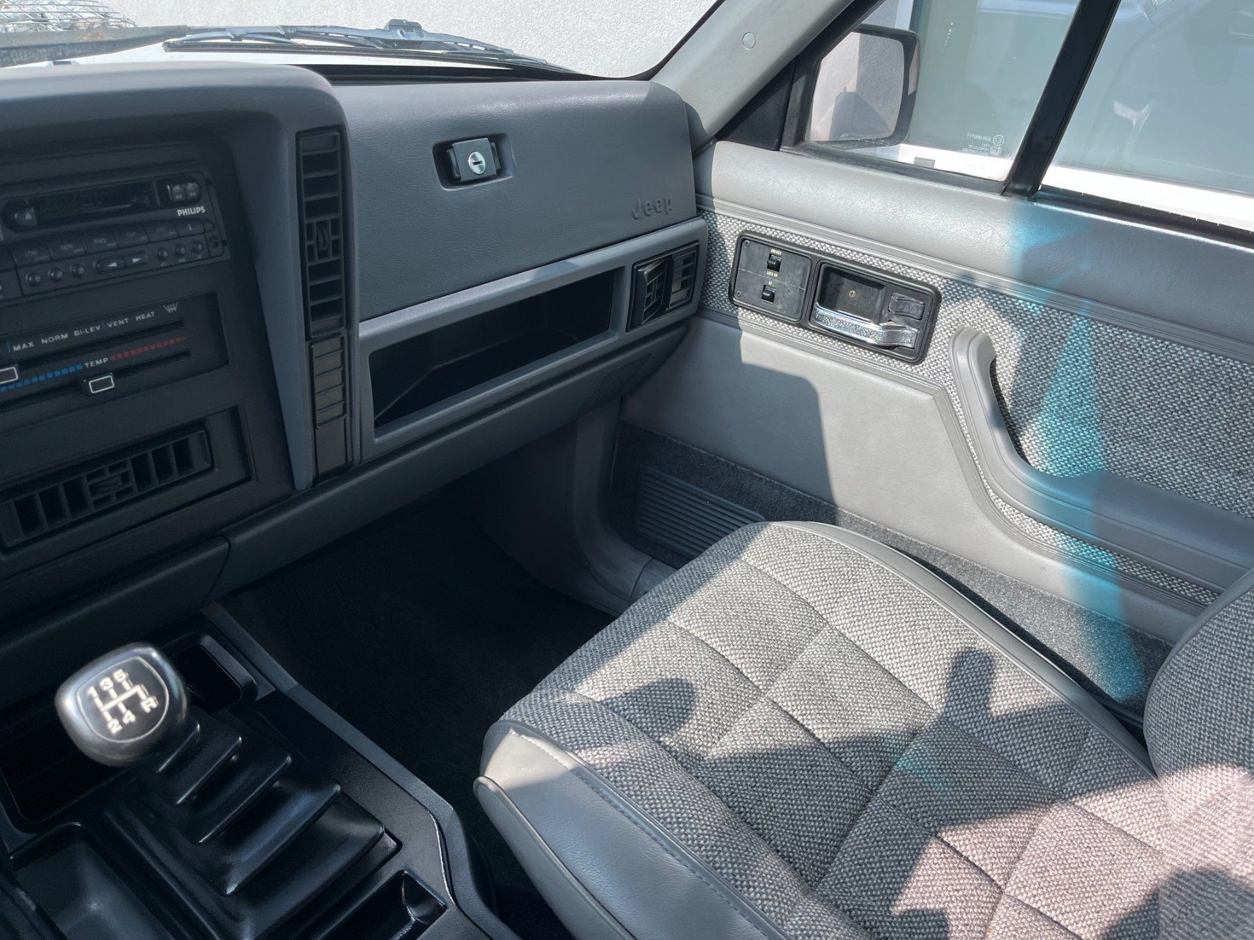 Jeep Automobili: Jeep Cherokee 2.5 Jamboree – Difettoso da Gravesano venduto da mdelponte 3