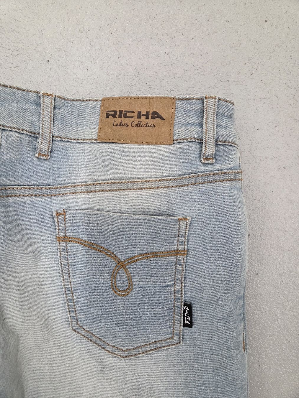 Jeans: RICHA Mottorrad- Jeans, Grösse D32/32, hellblau, ca.8 jährig – Usato da Hinwil venduto da Jessica13 3
