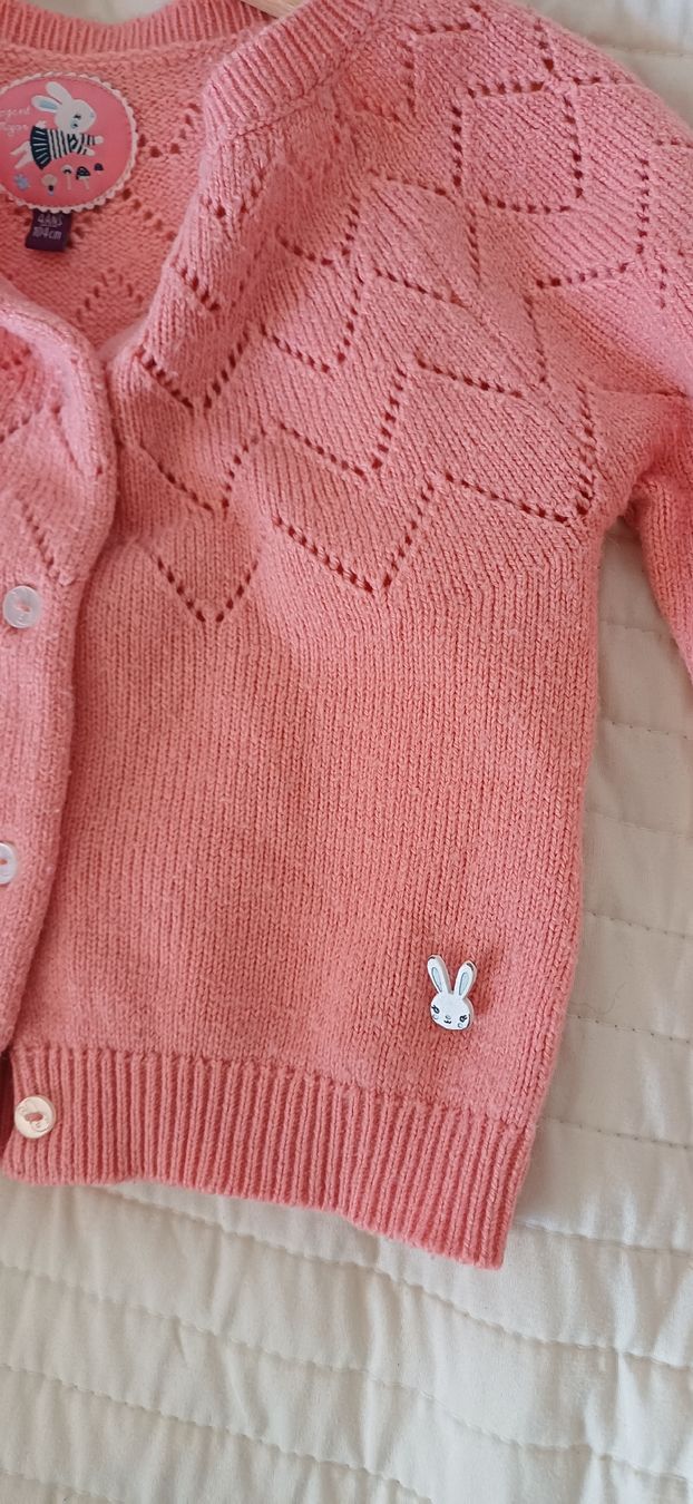 Autres vêtements fille: Kinder Strickjacke Grösse 104  – D'occasion à Riniken par Lessy- 2