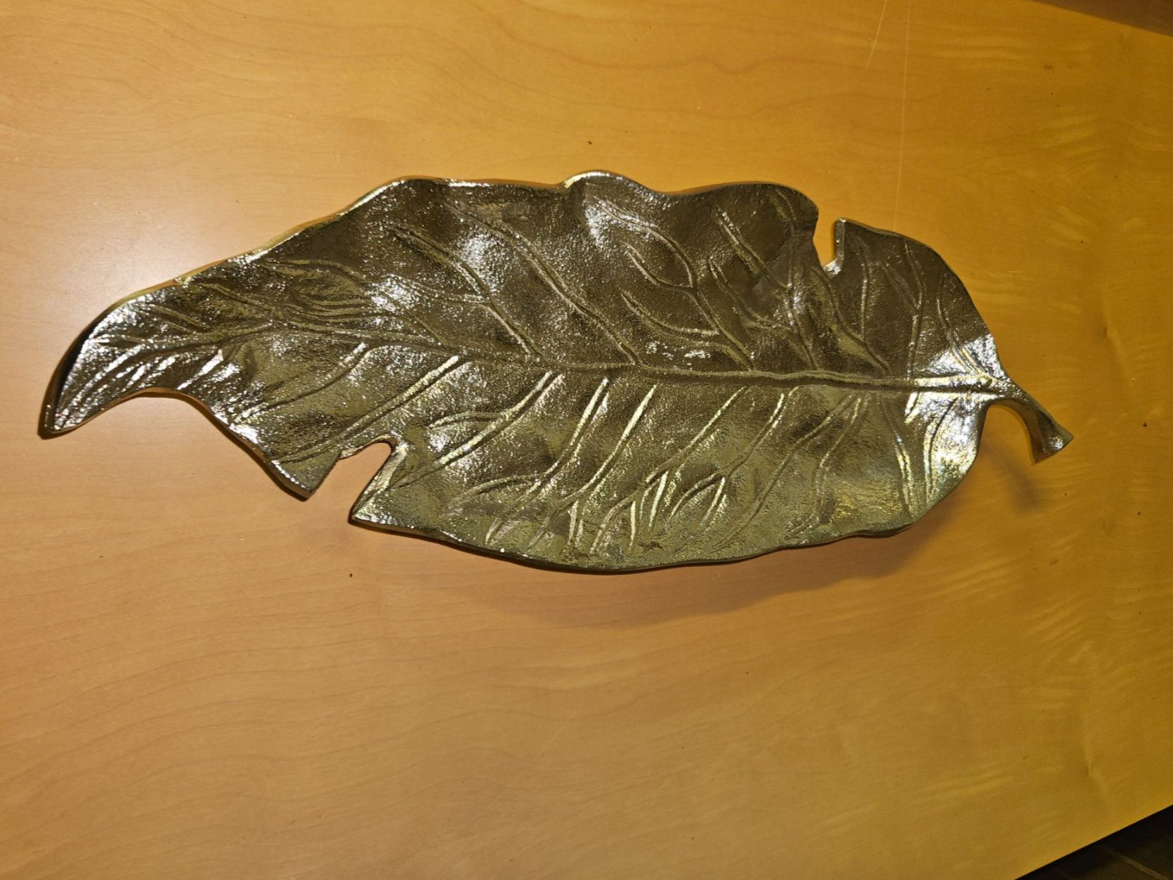Piatti di portata: Deko-Blatt aus Metall, silberfarben – Nuovo (secondo la descrizione) da Diessenhofen venduto da fay_2m6q 1