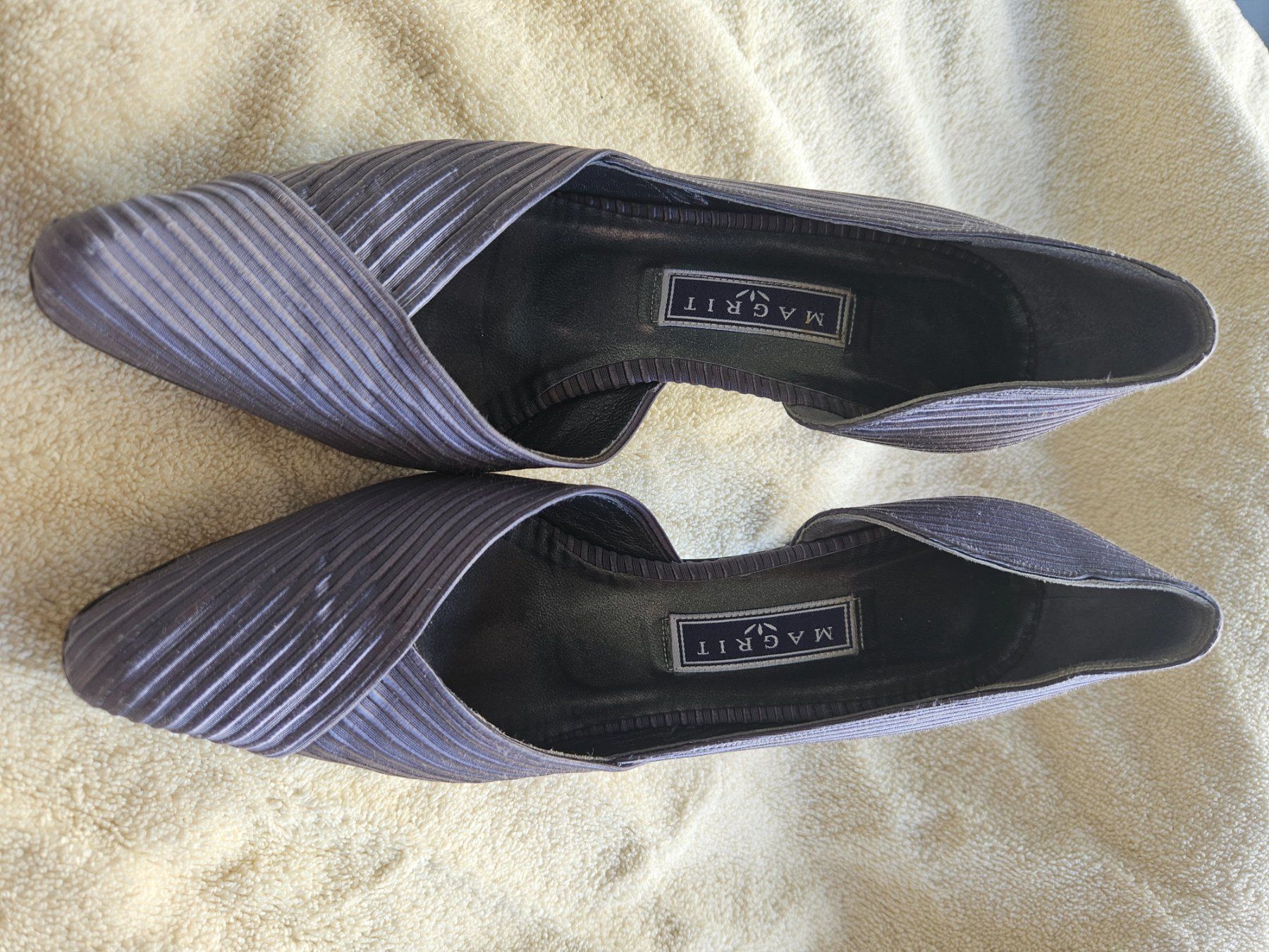 Scarpe da donna: Pumps Marke Magrit – Usato da Basel venduto da wurzelstein