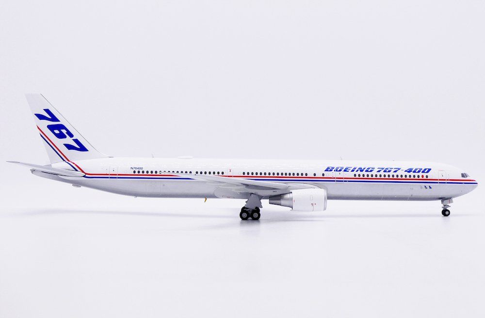 Boeing Modellbausätze & Standmodelle: B767-400ER BOEING – Neu und originalverpackt aus Morges von iljamuromez 1