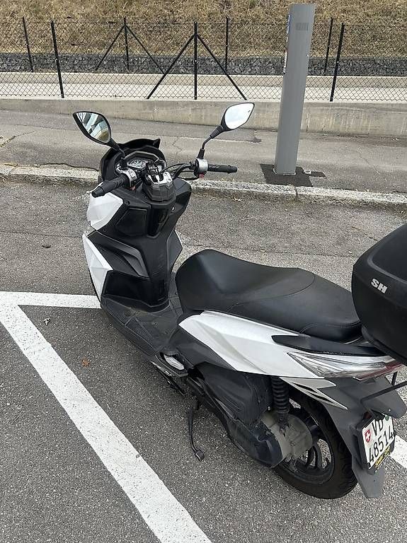 Sym Scooter: Scooter Sym jet 14 à vendre dans l'état – Usato da Lausanne venduto da iya_tw76 2