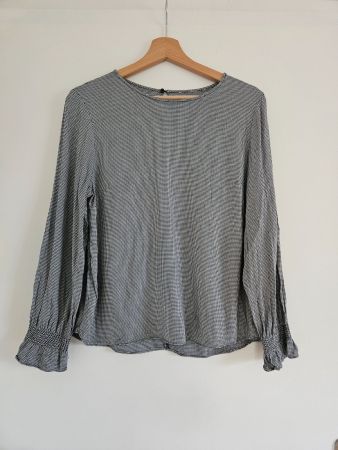 Bluse mit Gummizug an den Ärmeln