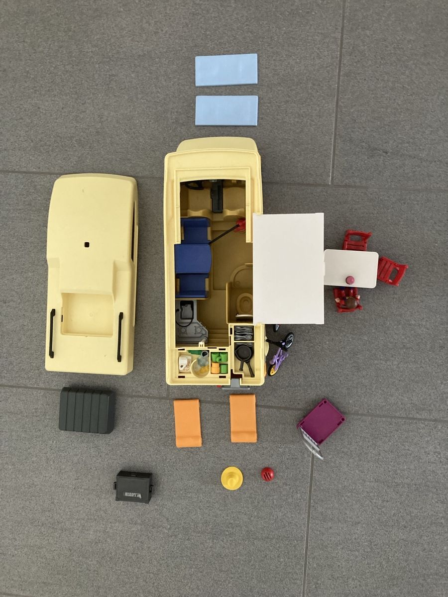 Playmobil Giocattoli: Playmobil Wohnmobil mit Extras – Usato da Wynigen venduto da Mandale 4