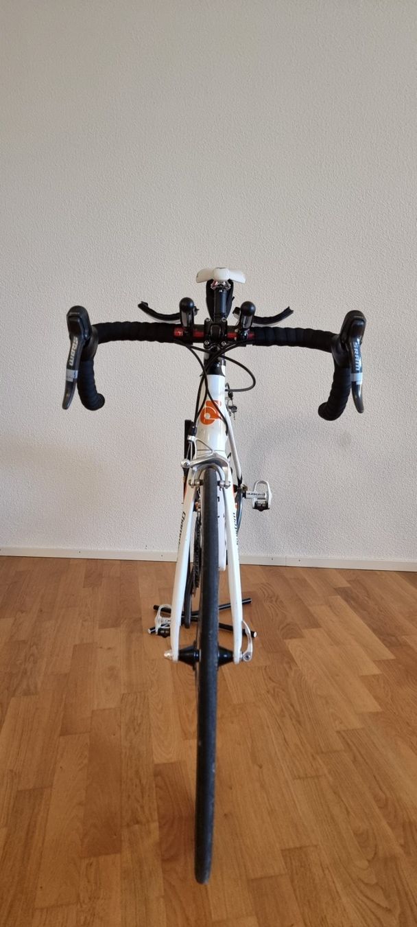 Felt Biciclette: Vélo de route en carbone – Usato da Dübendorf venduto da app_6b2j 3