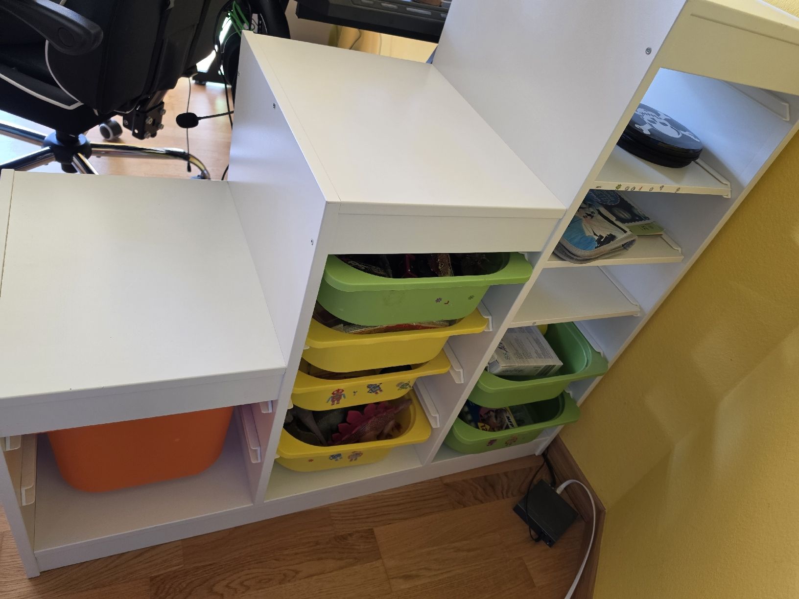 Ikea Scaffali: Stufenregal von Ikea,weiss mit Boxen – Usato da Birmensdorf ZH venduto da eva_9hvs
