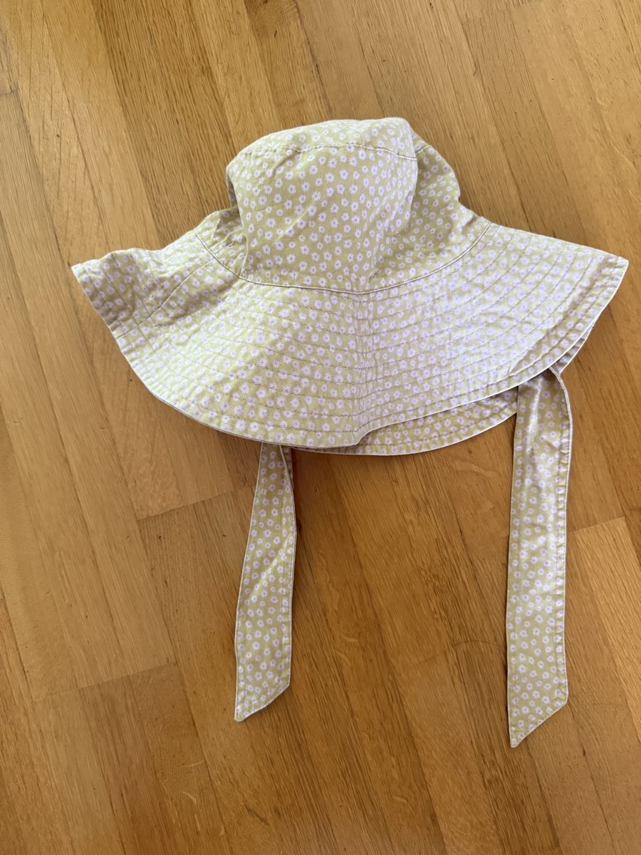 Pieces Copricapi, berretti & cappellini: Damen Sonnenhut Blumenmuster Gelb mit Bindeband – Usato da Zürich venduto da Eb_ 2