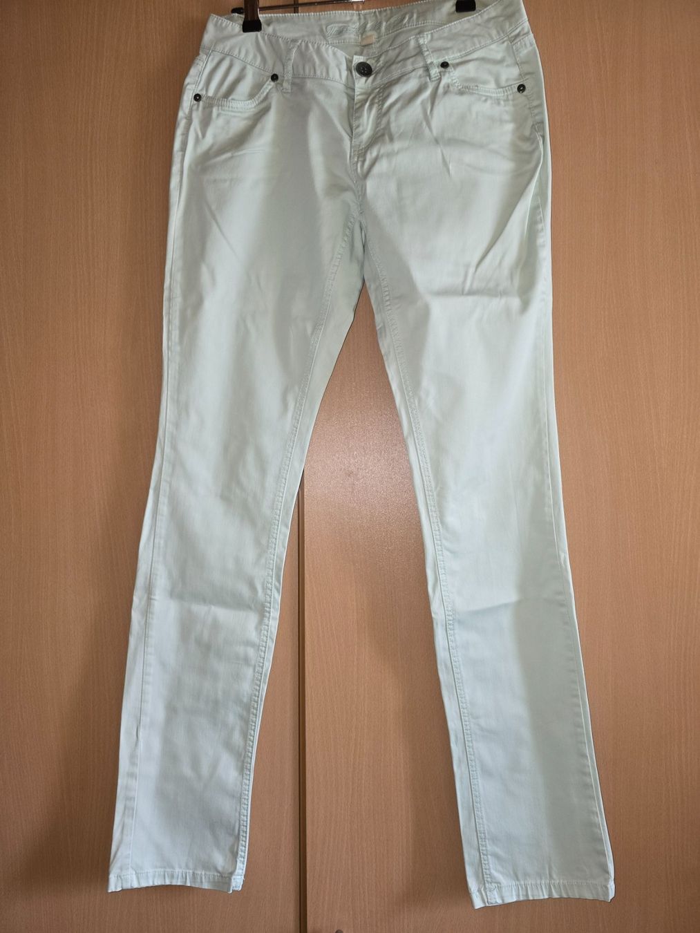 Pantaloni: Pantalon Timeout, 38, vert pâle – Usato da La Neuveville venduto da Diamise