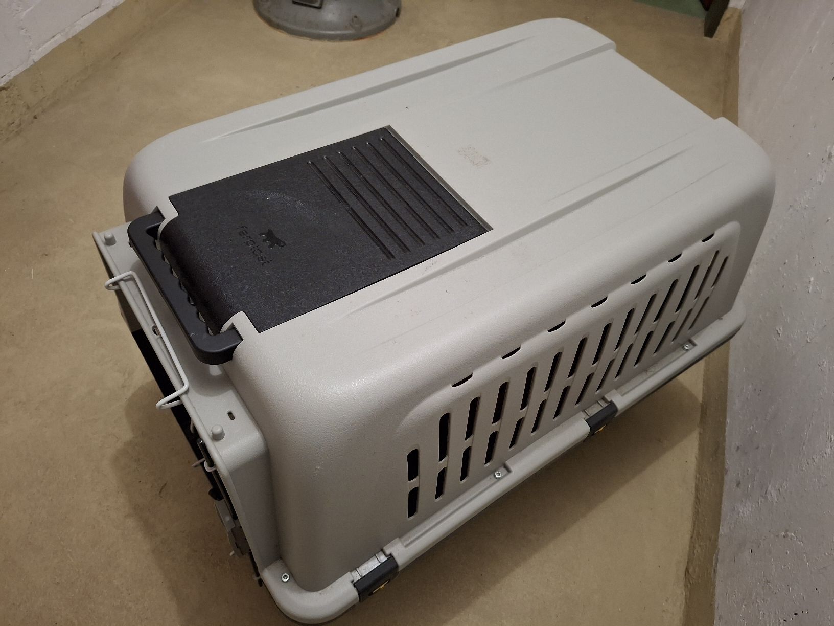 Cages, transport & sécurité: Hundebox gebraucht, funktionsfähig – D'occasion à Gattikon par cbe_9x5c 5