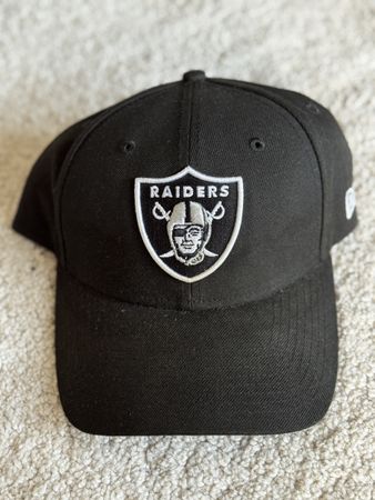 NFL, Schwarzes Raiders Cap - Perfekt für den Sommer!