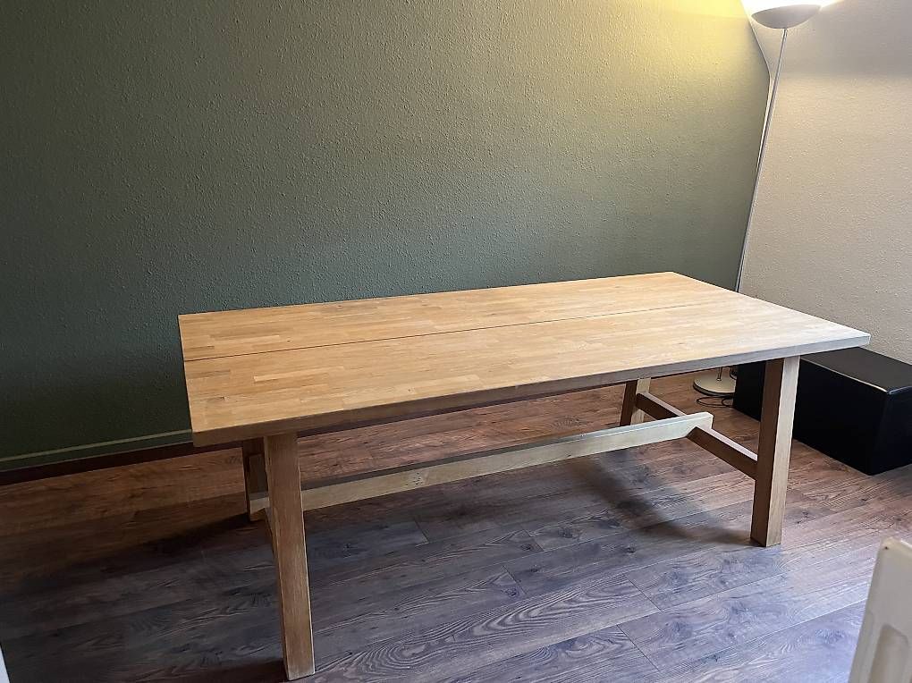 : Wunderschöner Holztisch – Gebraucht aus Zürich von inf_88vf