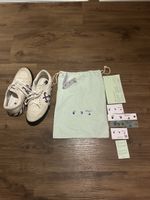 Off White Sneakers mit Pfeilstreifen c/o Virgil Abloh