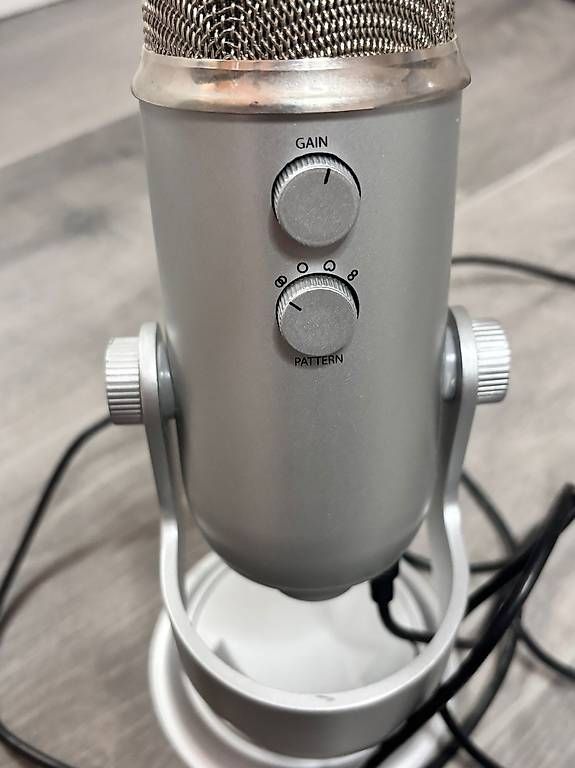 Microfoni: Micro USB Blue Yeti  Très bon état – Usato da Cornaux NE venduto da mcsm