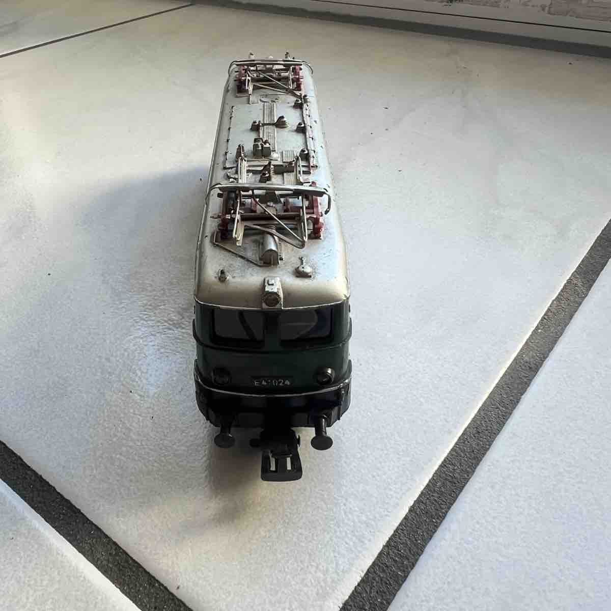 Märklin Modellini di ferrovie: Märklin Modellbahn Lokomotive E41 024 – Usato da Unterkulm venduto da Sita013 3