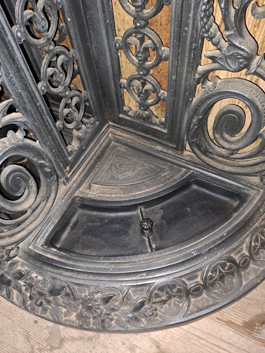 Guardaroba: Garderobe Gusseisen – Usato da Gebenstorf venduto da suroh 6