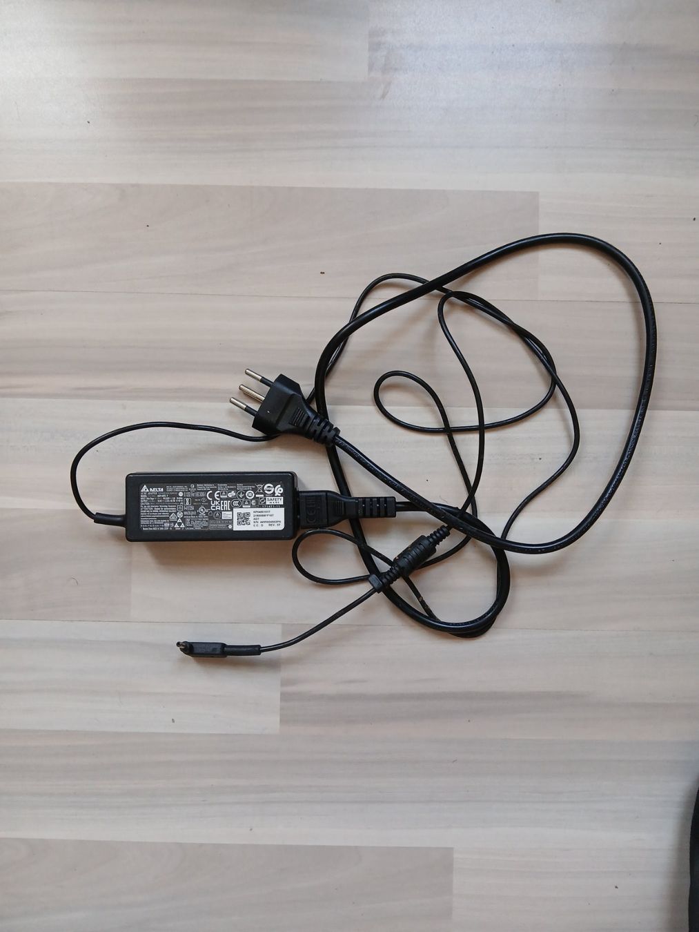 Chargeur: Delta Electronics Netzteil 19V 2.37A 45W (ADP-45FE-E) – D'occasion à Reinach AG par gra_dvs5
