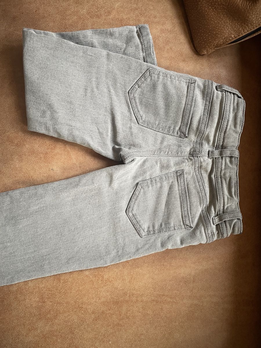 C&A Pantaloni: Hose Grösse 98 grau – Usato da Winden venduto da gini_bini 2