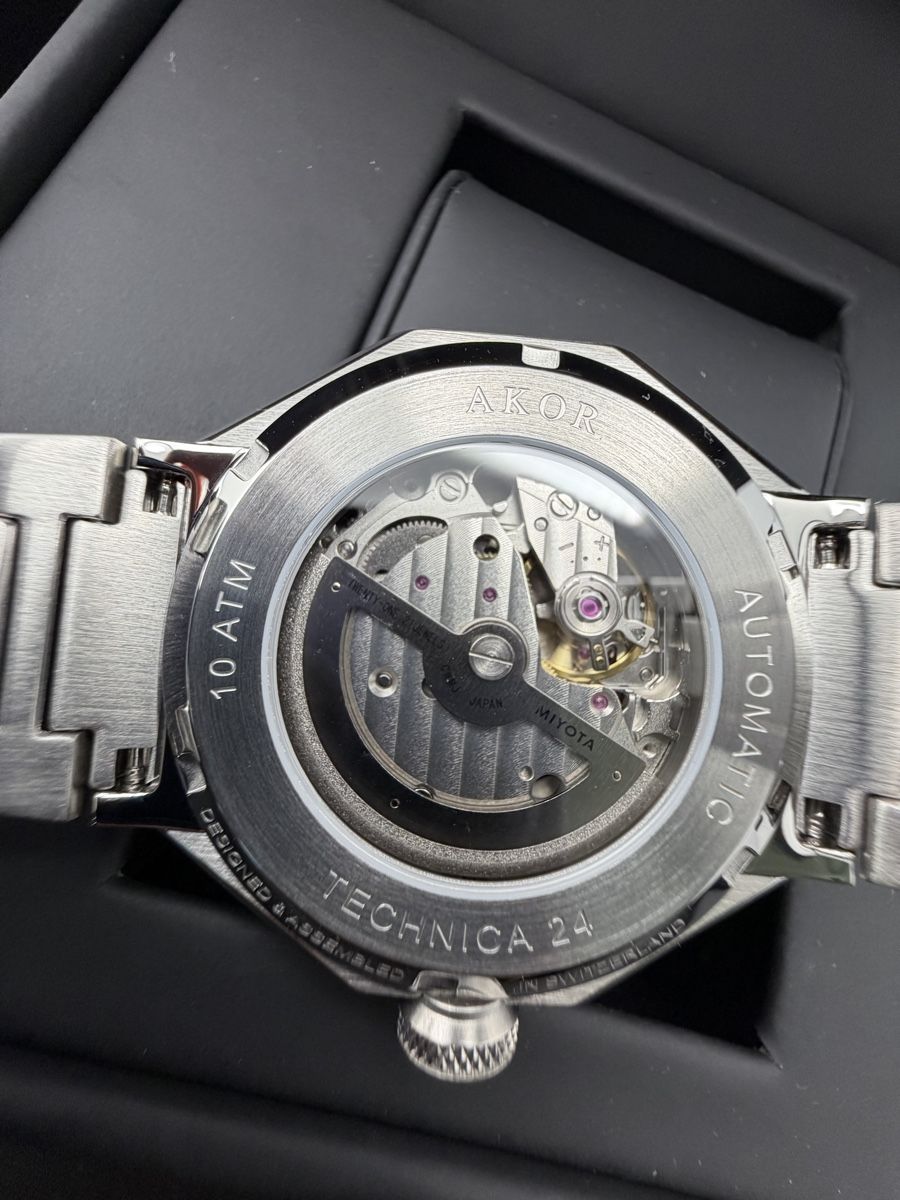 Orologi: Montre AKOR Régulateur Bleu Le Locle Neuf Full Set – Nuovo e nell'imballaggio originale da Neuchâtel venduto da TopChrono24 9