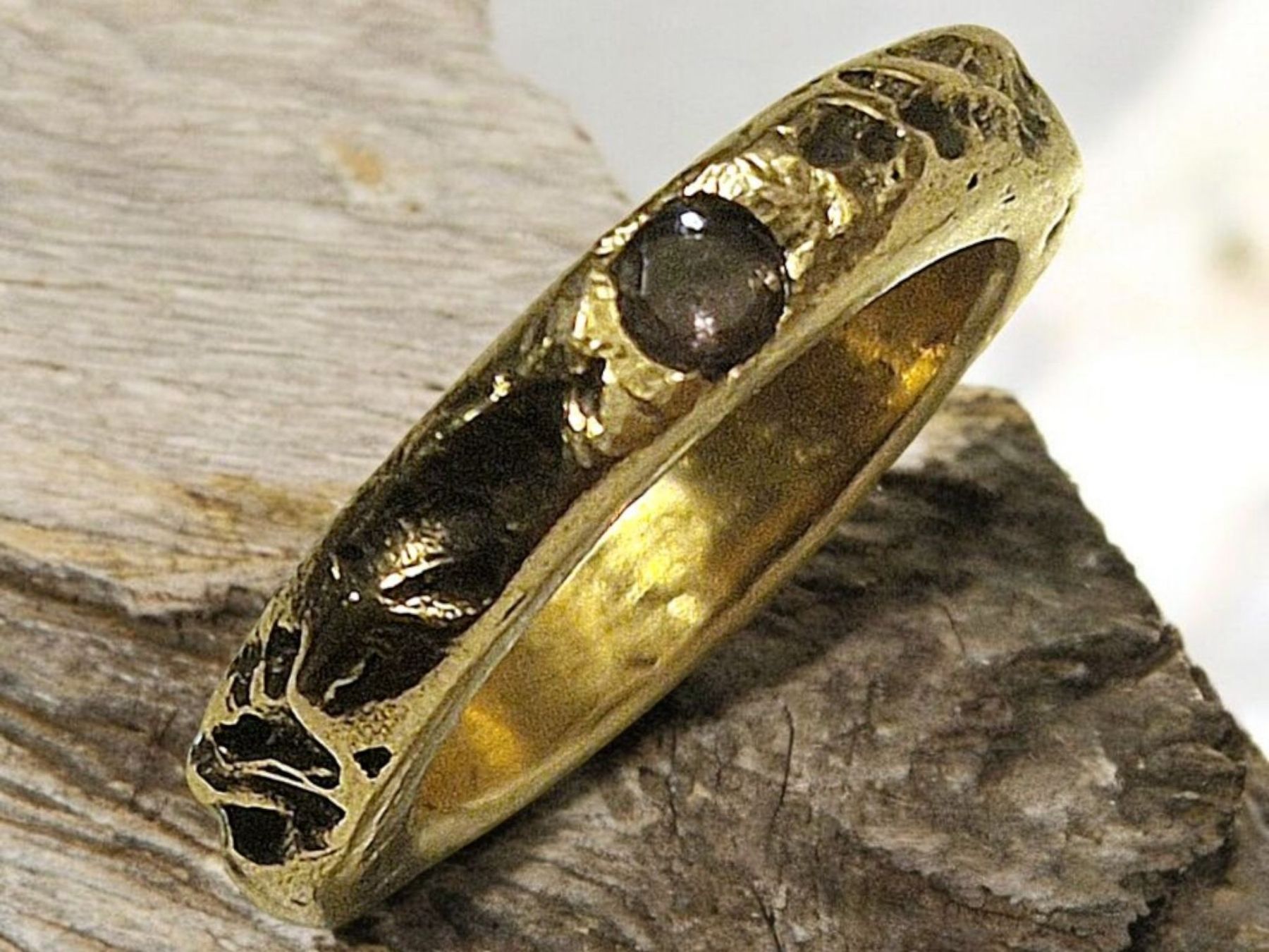 Ringe: Naturstyle-Ring,  Bronze mit Tansanit,  Grösse 49 – Neu und originalverpackt aus Aarau von Schmuckhoehle_MD 2