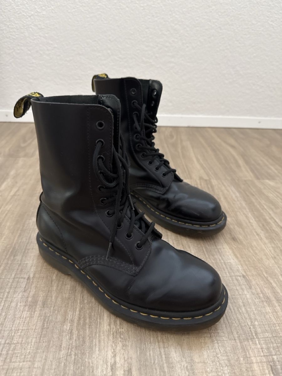 Dr. Martens Scarpe da donna: Doc Martens in Black – Usato da Lachen SZ venduto da cvs_5g7c 1