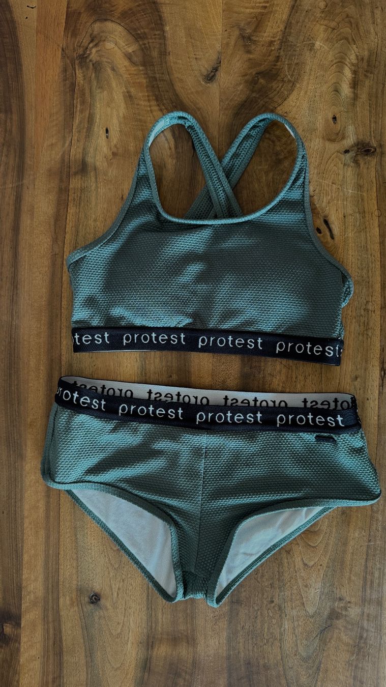 Protest Costumi da bagno & Bikini: Protest Bikini Gr. 152 – Usato da Oetwil an der Limmat venduto da Eiselfe