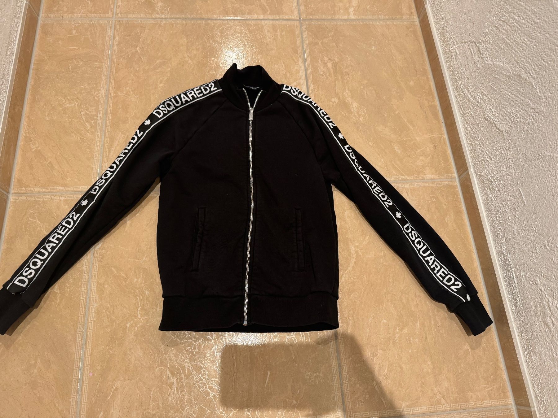 Dsquared2 Jacken: Dsquared2 coole Sweatshirtjacke, 16J 168 – Gebraucht aus Klingnau von Markus14