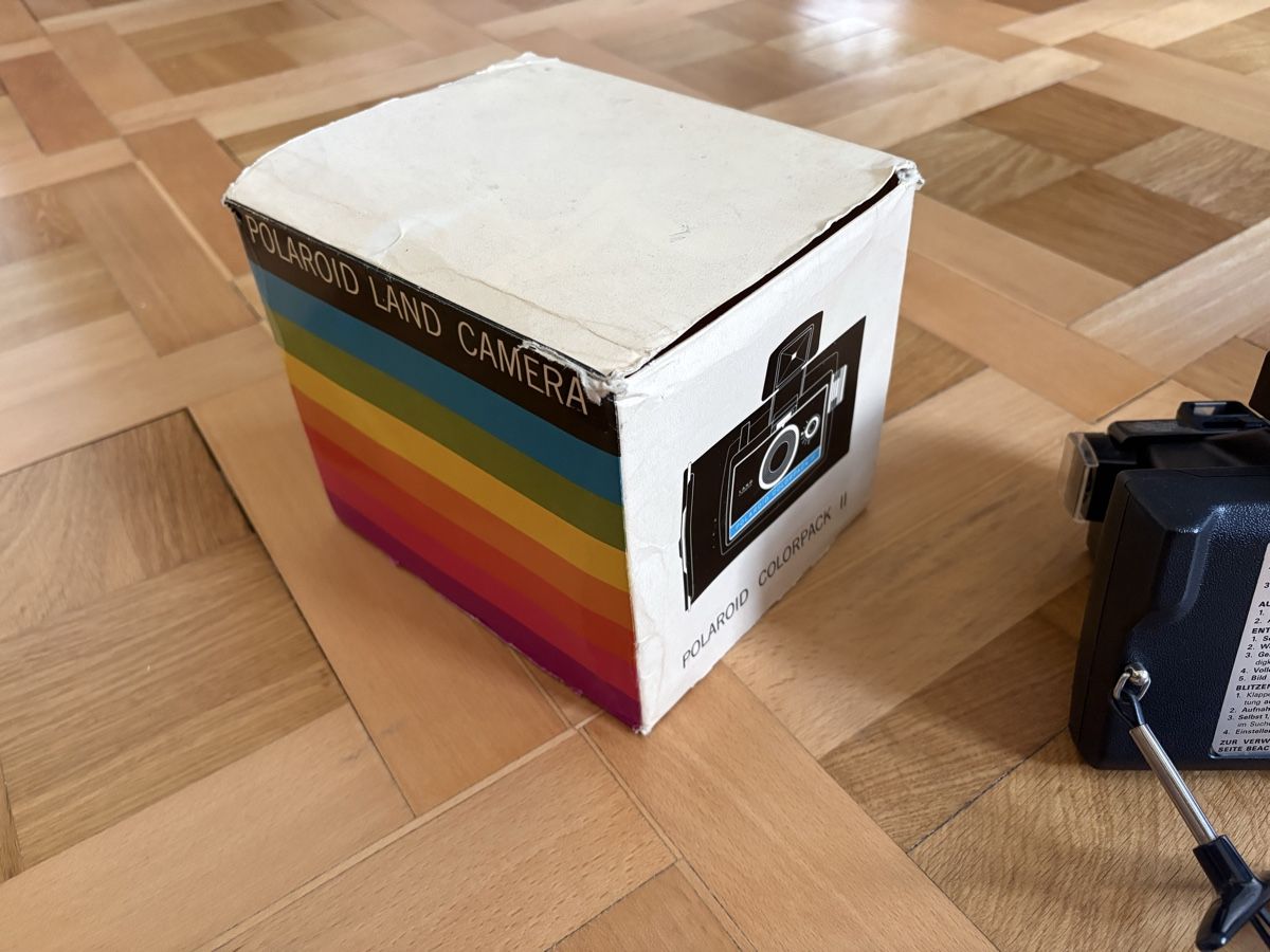Polaroid Fotocamera: Polaroid Kamera antik vintage – Usato da Zürich venduto da Volvo_Trabant 3
