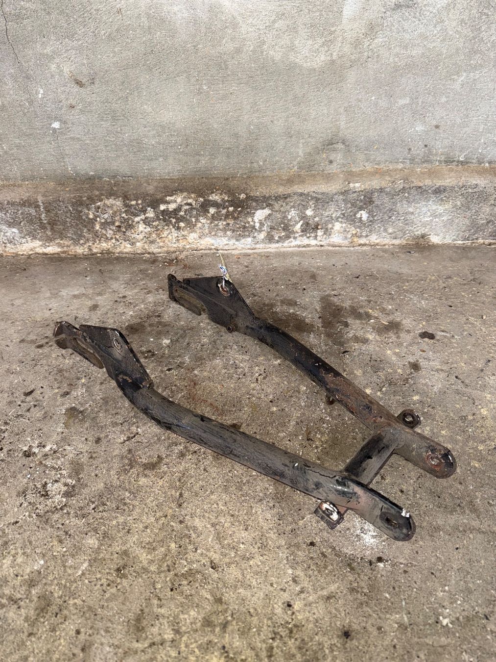 Puch Pièces pour mobylette: Mofa Rahmenschwinge – D'occasion à Fahrni b. Thun par berger_tuning34 1