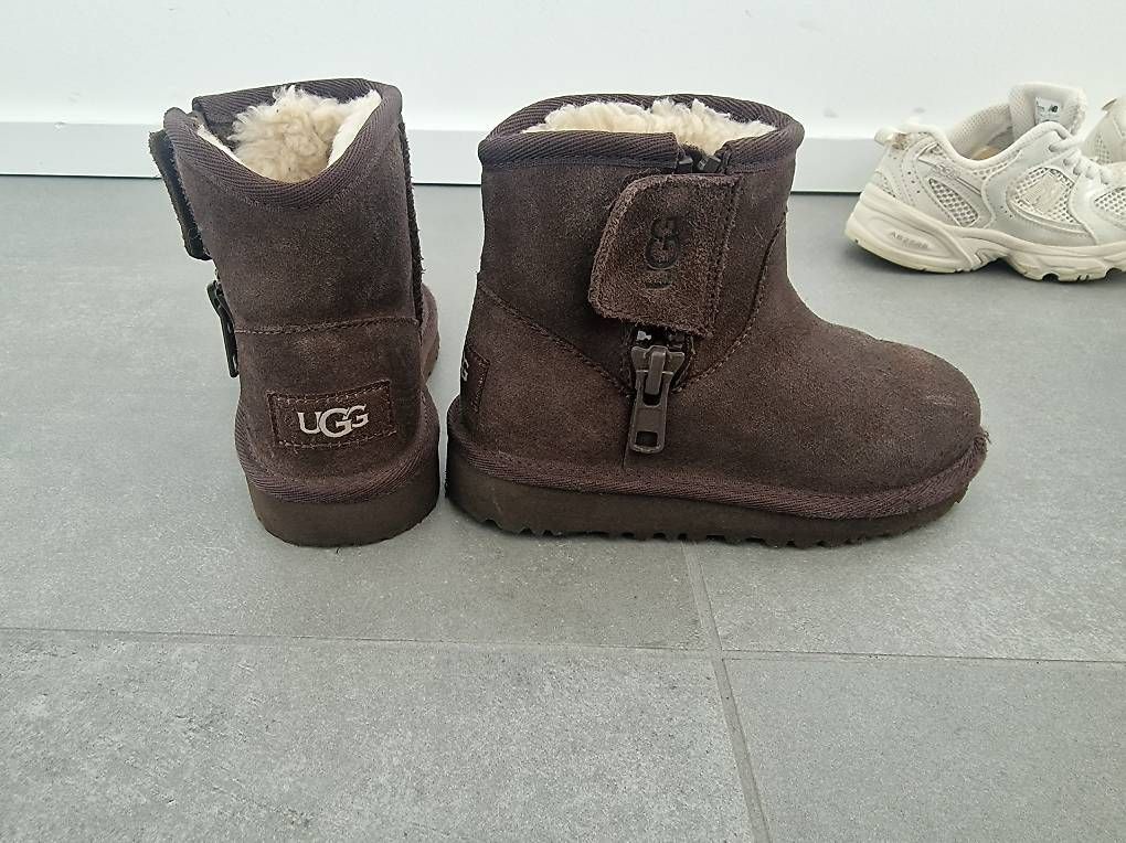 Ugg Scarpe per ragazzi: Ugg kinder – Usato da Lugano venduto da Omre1