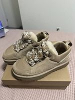 UGG Lowmel - Sand