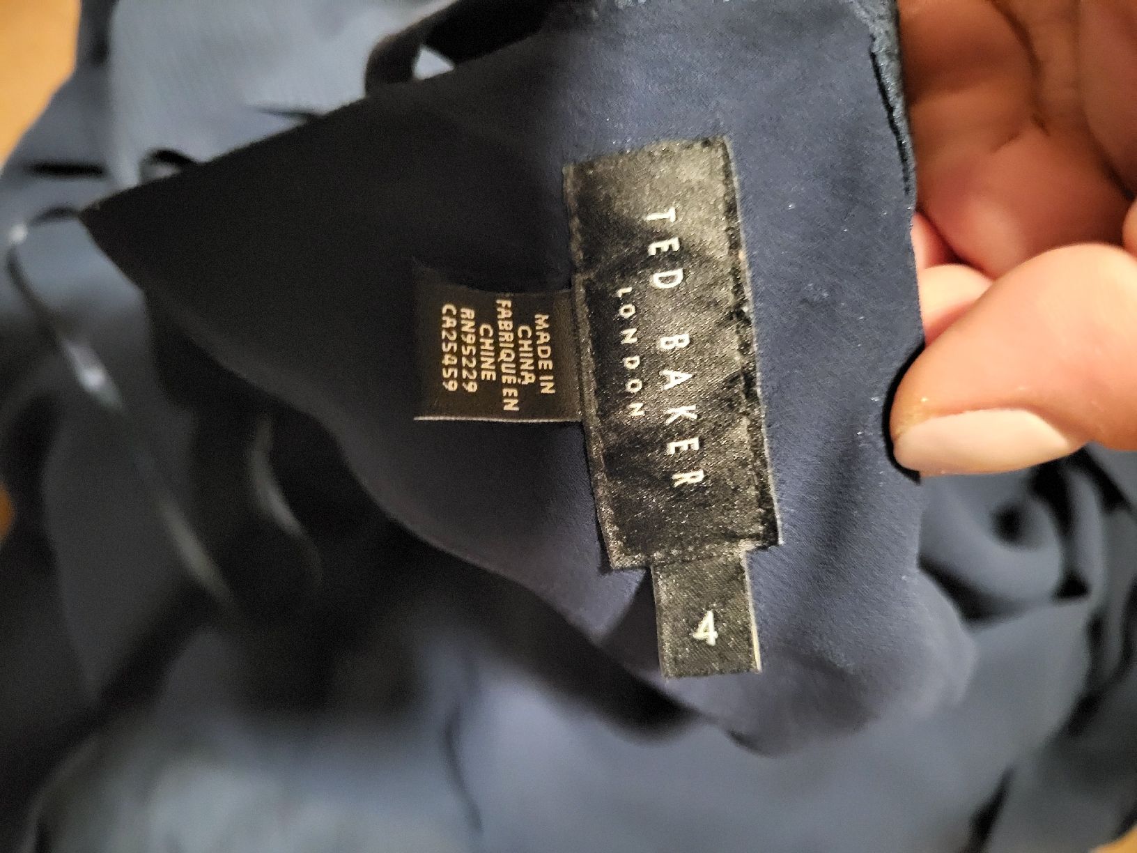 Ted Baker Vestiti: TED BAKER Kleid, Gr. 4 – Usato da Niedergösgen venduto da Lipa1 5