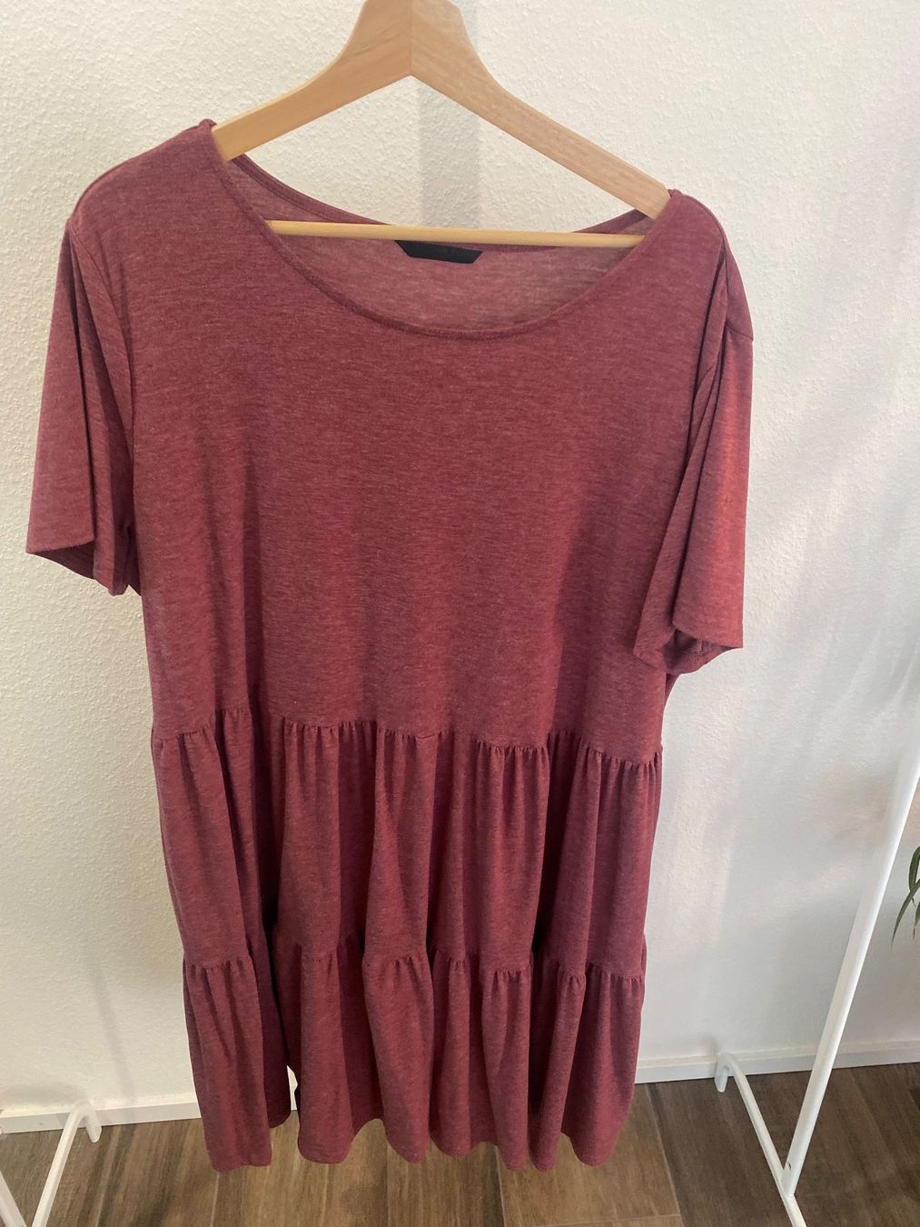 Shein Kleider: Kleid bordeaux Gr. 48 - 50 – Gebraucht aus Pratteln von a23_j2gs 1