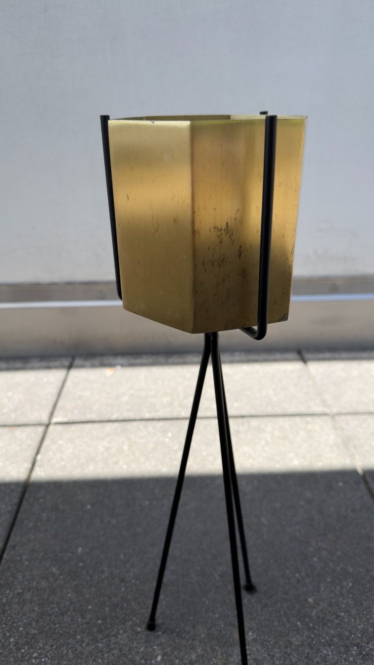 Vasi per fiori: Cache-pot / support sur pied ferm LIVING noir et doré – Usato da Fribourg venduto da SebDelCH