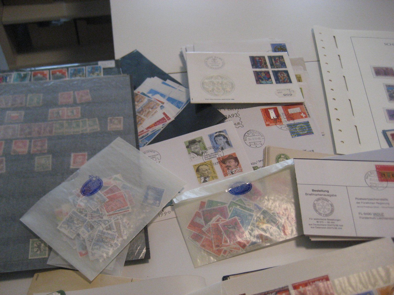 Tutti i francobolli: Schweiz Briefmarken - Restbestände, Wunderkiste!!! – Usato da Winterthur venduto da Zupogeru 2