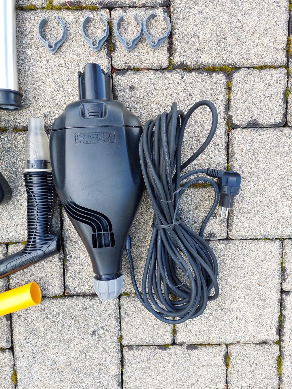 Aspirapolveri & Accessori: Pond Vac Teichsauger – Usato da Bergdietikon venduto da Haturm 1