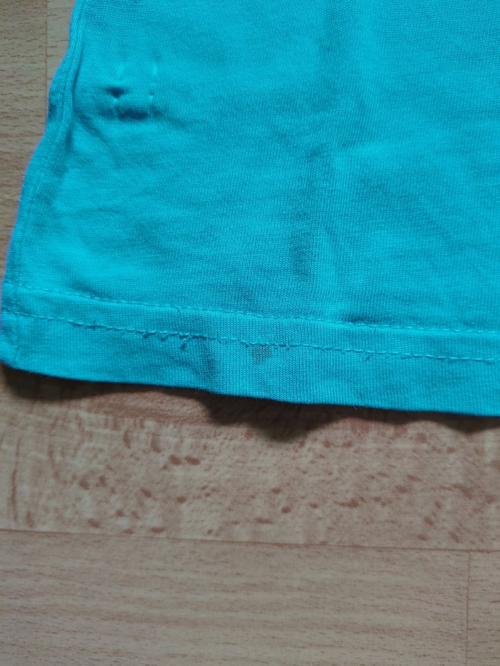 Maglioni & Felpe: Kinder Langarmshirt Dinosaurier Grösse 104 – Usato da Adlikon b. Andelfingen venduto da IlonaSp 1