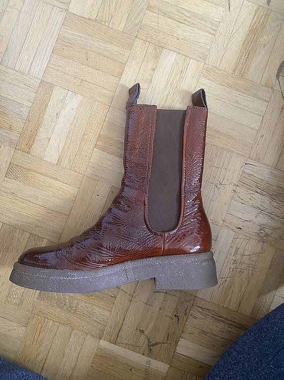 Damenschuhe: Braune Lackleder-Stiefelletten – Neu und originalverpackt aus Laufen von Looc_ 4