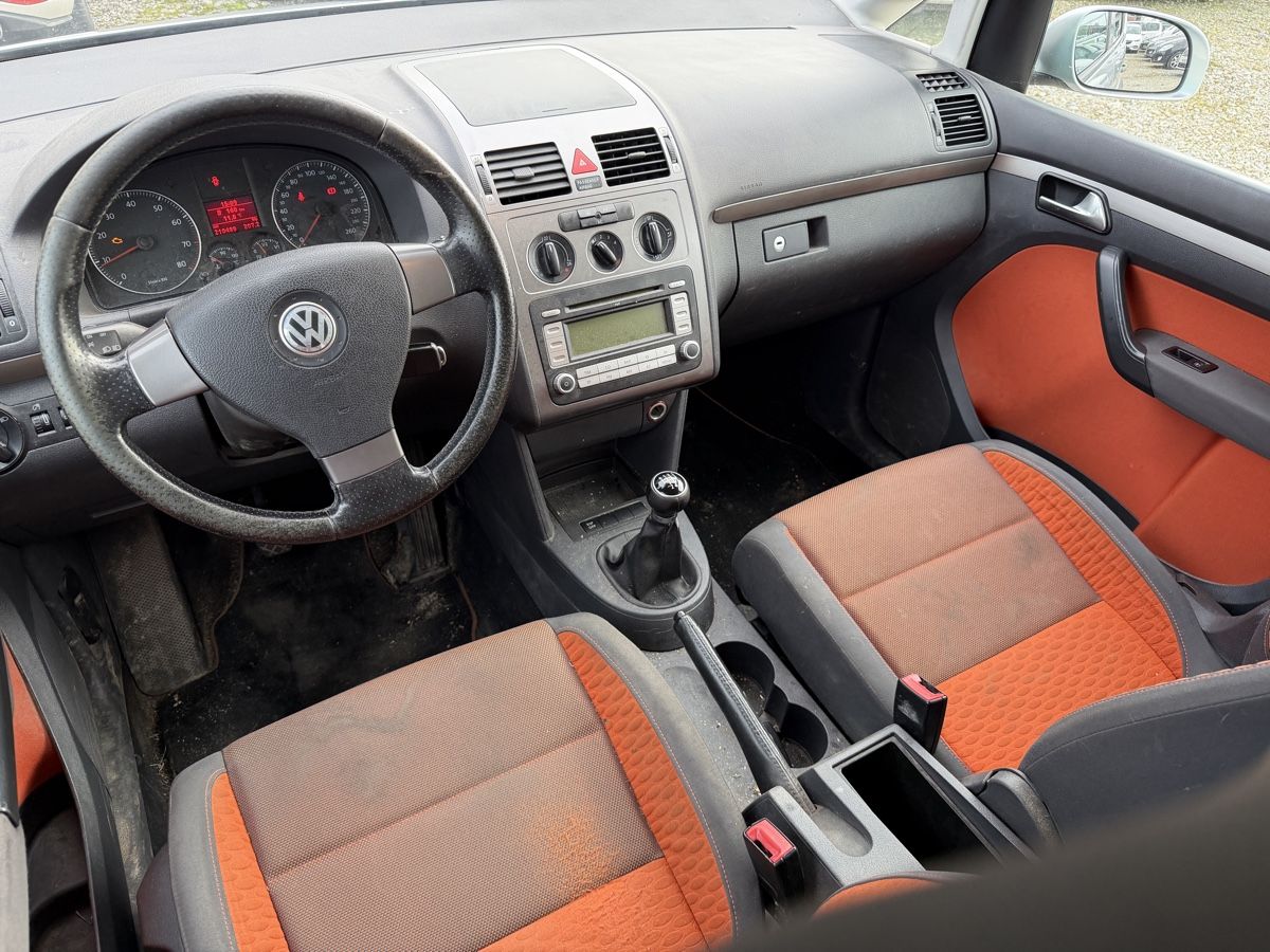 VW Automobili: VW Cross Touran 1.4 – Usato da Oberönz venduto da Xyz90 4