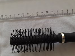 Schwarze Rundbürste, klein, für kurzes Haar!