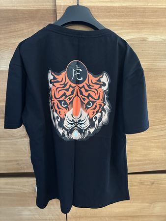 Schwarzes T-Shirt mit Tiger-Motiv, Top Zustand, Grösse M